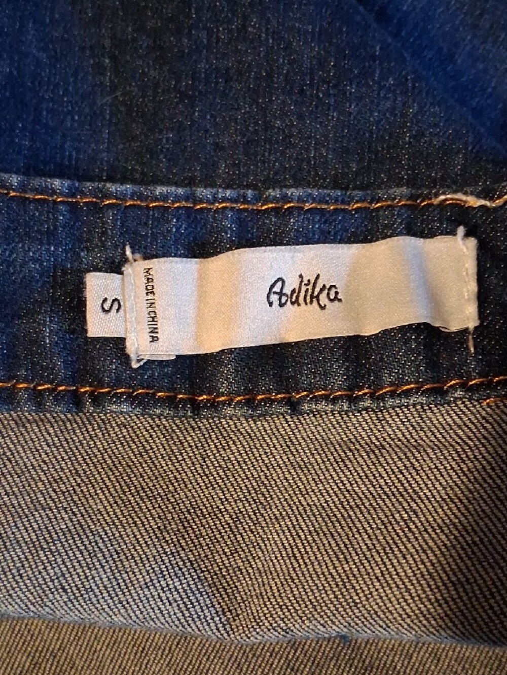 Womens Size Small - Picture 4 of 4